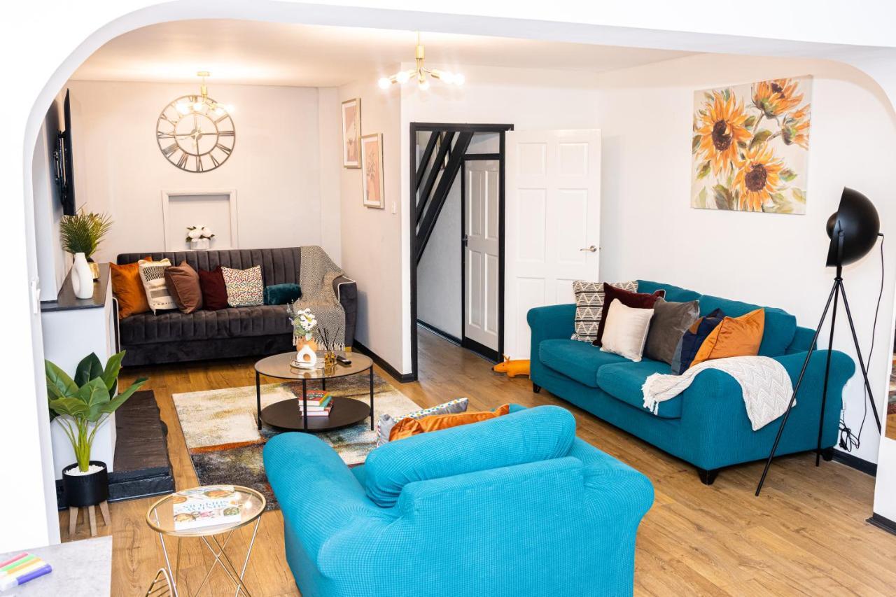 Td Stourb Dudley - Luxurious 3 Bedroom House - Sleeps 7 - Dy1 - Long And Short Stay Brierley Hill Eksteriør bilde