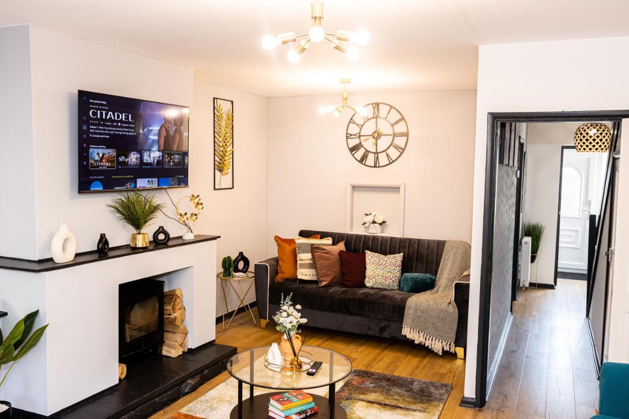 Td Stourb Dudley - Luxurious 3 Bedroom House - Sleeps 7 - Dy1 - Long And Short Stay Brierley Hill Eksteriør bilde